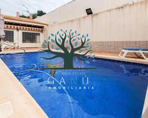Adosado con piscina en Isla Plana, Cartagena