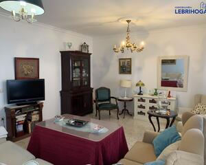 Piso de 3 habitaciones en La Corredera, Lebrija