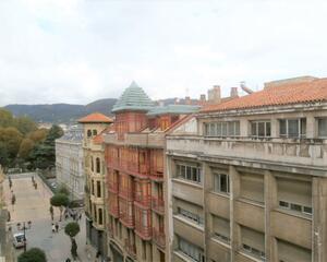Piso de 6 habitaciones en Centro Civico, Centro Oviedo