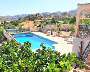 Chalet con piscina en Aguaderas, Lorca
