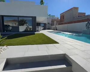 Villa con piscina en Benijofar