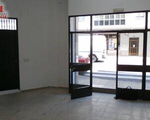 Local comercial reformado en Veintiuno, Ourense