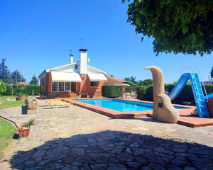 Casa con piscina en La Tapiada, Albelda de Iregua