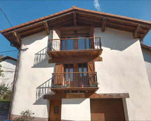 Casa con terraza en Navarra, Azpirotz