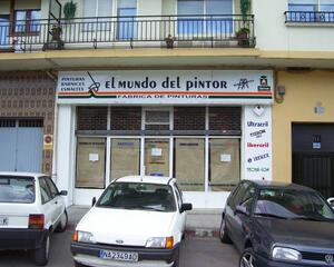 Local comercial reformado en Carlos Vii, Lizarraga