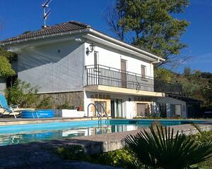 Casa con piscina en Paraje de Galdarrain, Bearin
