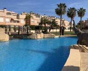 Adosado con piscina en Carabasí, Alicante