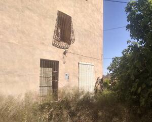 Casa rural de 5 habitaciones en Algueña