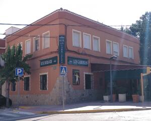 Local comercial con patio en San Roque, Almansa