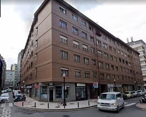 Local comercial de 4 habitacions en Centro, Gijón