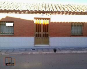 Solar de 3 habitaciones en Barrio Cachiporro, Valdepeñas