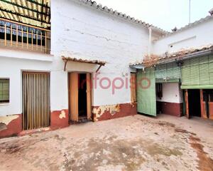 Casa con garaje en Convento, Valdepeñas