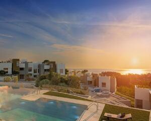 Apartamento con terraza en Cabopino, Este Marbella