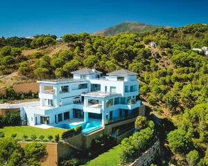 Villa con piscina en Ctra. Benahavis, Marbella