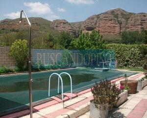 Chalet con piscina en Viguera