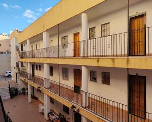 Apartamento de 2 habitaciones en Alfonso Xiii, Garrucha