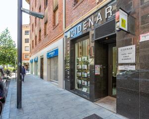Local comercial reformado en Segundo Ensanche, Pamplona