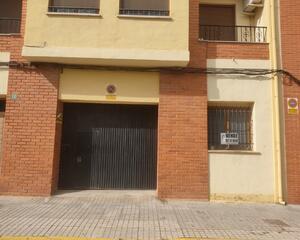 Local comercial con patio en Puerta de Valencia, Almansa