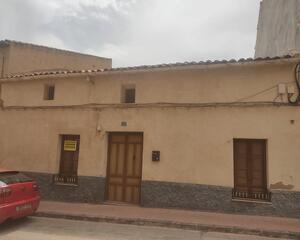 Casa con patio en San Juan, Almansa