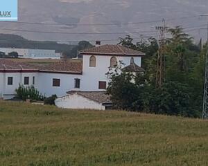 Cortijo con jardin en Cno Belicena, Santa Fé