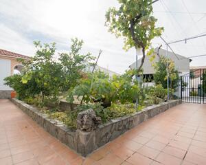 Chalet con patio en Nueva Otura, Otura