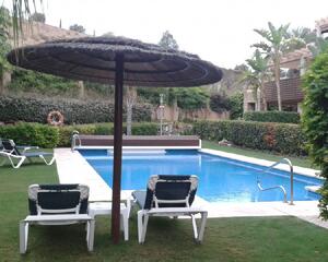 Piso con piscina en Rio Real, Marbella