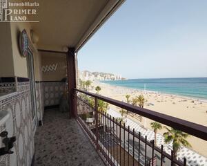 Dúplex con vistas al mar en Playa De Levante, Benidorm