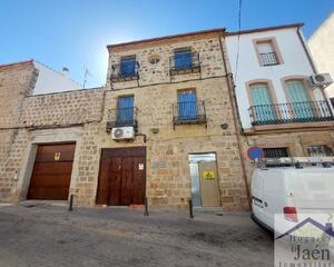 Casa con garaje en Linares