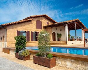 Casa con piscina en Sant Jaume d'Enveja