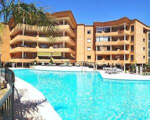 Apartamento con piscina en Los Pacos, Fuengirola