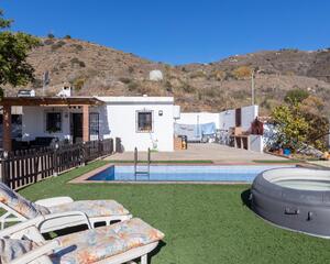 Casa con jardin en Playa Cabria, Almuñécar