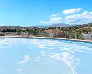 Piso con piscina en Los Pacos, Fuengirola