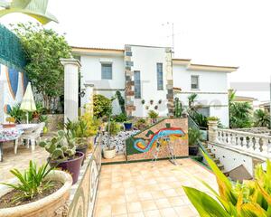 Casa amb jardí en Centro, Segur de Calafell