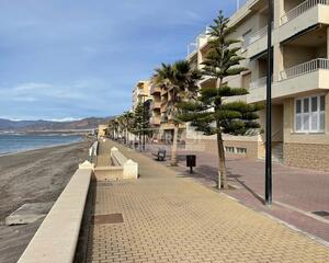 Piso con terraza en 1ª Linea de Playa, Balerma