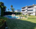 Apartamento con piscina en Atalaya , Benamara Estepona