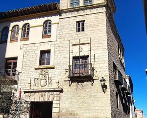 Adosado con patio en Catedral, Jaén