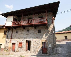 Casa con terraza en Bárzana, Quirós