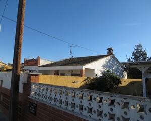 Casa de 3 habitaciones en Vendrell Junior, Santa Oliva