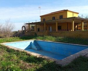 Villa con piscina en Alameda del Río, Lora del Río