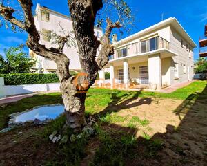 Casa amb terrassa en Playa, Cunit