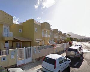 Adosado con terraza en Los Olivos, Adeje