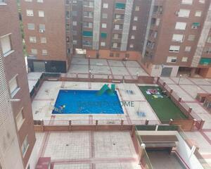 Piso con piscina en Salvador Allende , Zaragoza