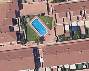 Adossat amb piscina en Bonavista, El Vendrell