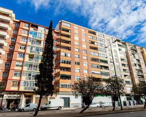 Piso de 4 habitaciones en Delicias, Zaragoza