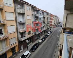 Piso de 4 habitaciones en Rúa Río Arnoia, Ourense