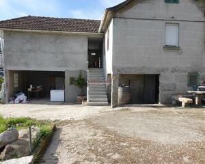 Casa amb garatge en Ponteareas