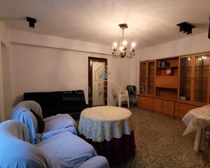 Piso de 4 habitaciones en Alzira