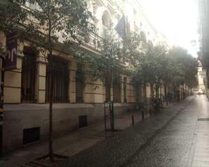 Local comercial de 6 habitaciones en Calle de Pizarro, Madrid