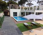 Casa con piscina en Castelldefels
