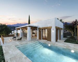 Villa con piscina en Los Martinez